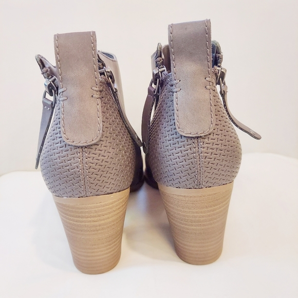 DV Booties - Picture 4 of 8